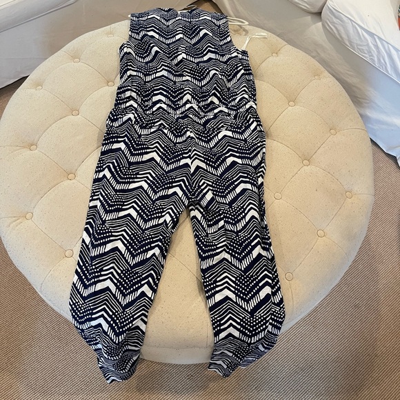 Jcrew women’s navy and white patterned v neck sleeveless jumpsuit - Picture 5 of 11